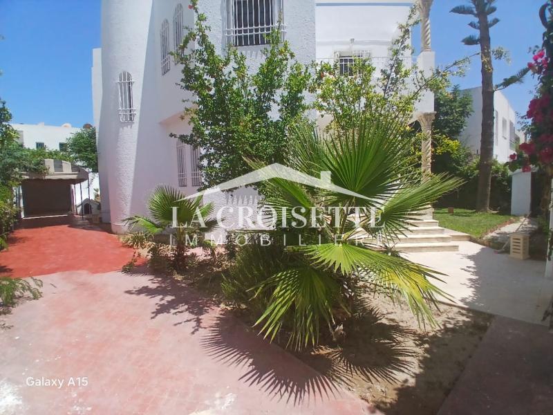 Villa S+5 à La Marsa